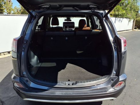 Certified 2017 Toyota RAV4 SE AWD/4WD image 8
