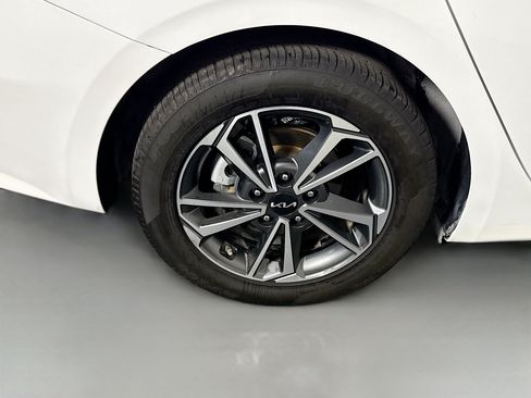 Used 2022 Kia Forte LXS FWD image 32