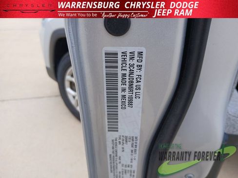 Used 2024 Jeep Compass Latitude AWD/4WD image 12