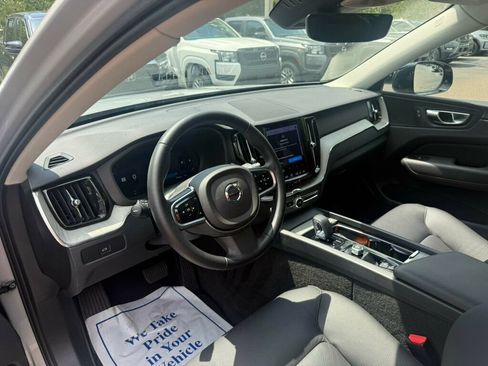 Used 2025 Volvo XC60 B5 Plus AWD/4WD image 3