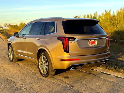 Used 2023 Cadillac XT6 Premium Luxury image 9