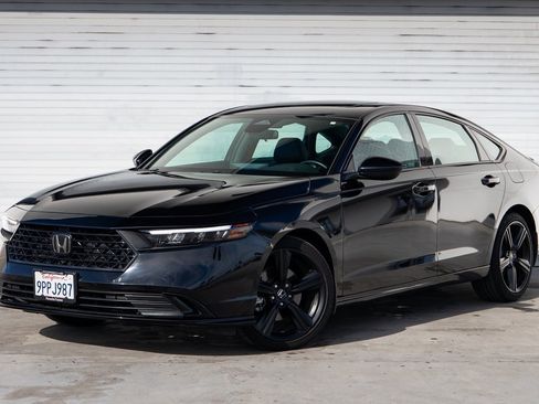 Used 2024 Honda Accord Sport image 3