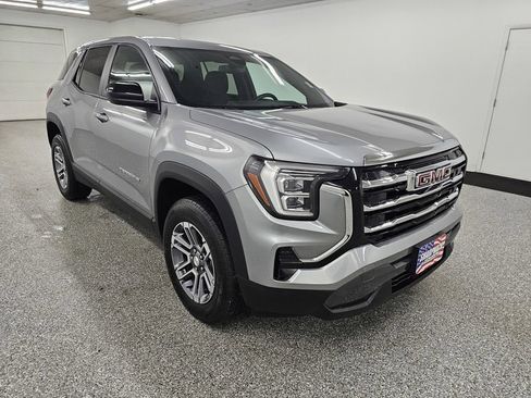 Used 2025 GMC Terrain Elevation AWD/4WD image 3