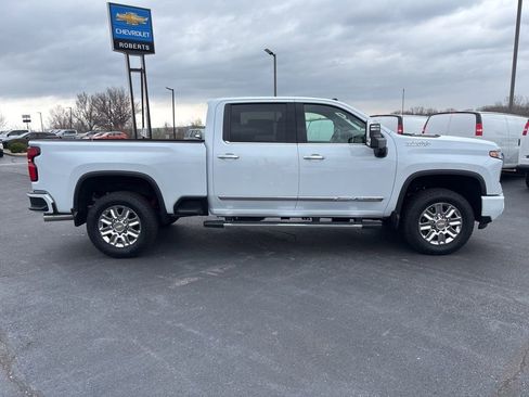 New 2026 Chevrolet Silverado 2500 High Country w/ High Country Premium Package AWD/4WD image 2