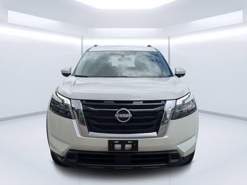 Used 2024 Nissan Pathfinder SV FWD image 8