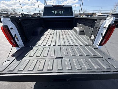 Used 2022 GMC Sierra 3500 AT4 w/ AT4 Preferred Package AWD/4WD image 27