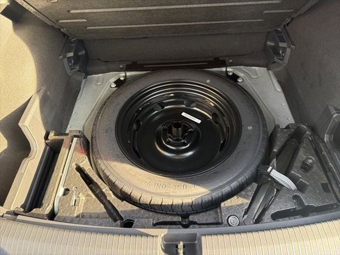 Used 2024 Volkswagen Tiguan S image 23