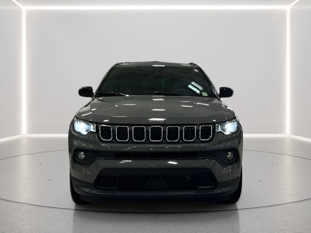 Used 2023 Jeep Compass Latitude AWD/4WD image 4