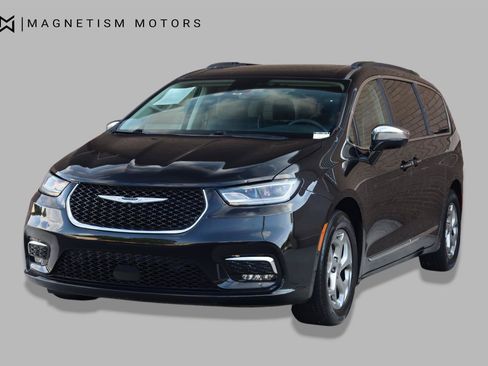 Used 2022 Chrysler Pacifica Limited FWD image 5