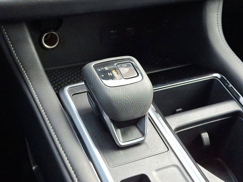 Used 2025 Nissan Pathfinder SV image 15