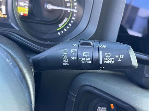 Used 2024 Jeep Wrangler Unlimited Sahara image 19