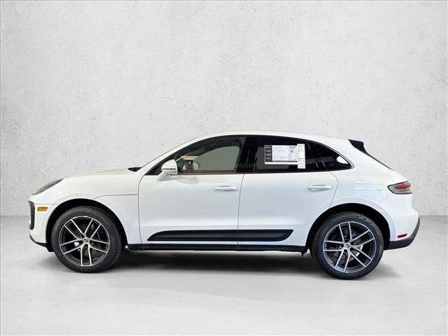 Certified 2025 Porsche Macan AWD/4WD image 2