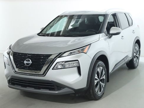 Used 2023 Nissan Rogue SV w/ SV Premium Package image 4