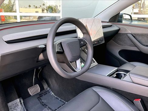Used 2026 Tesla Model Y Long Range RWD image 13