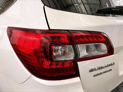 Used 2017 Subaru Outback 3.6R Touring AWD/4WD image 29