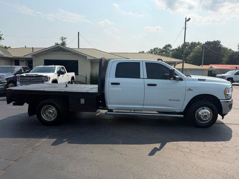Used 2022 RAM 3500 Tradesman w/ Chrome Appearance Group AWD/4WD image 3