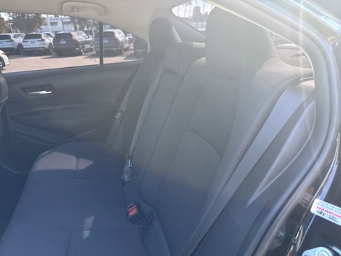 Used 2021 Toyota Corolla LE image 14