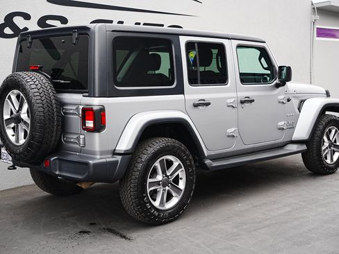 Used 2020 Jeep Wrangler Unlimited Sahara image 4