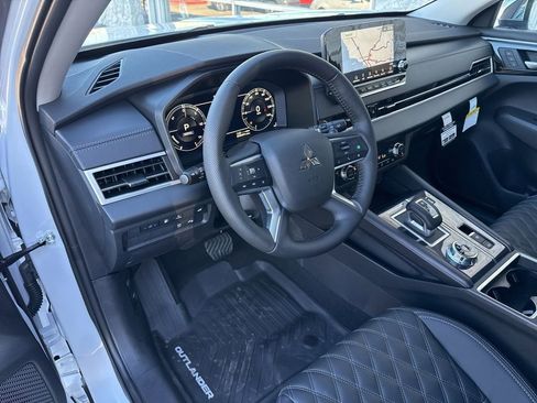 New 2025 Mitsubishi Outlander SEL image 20