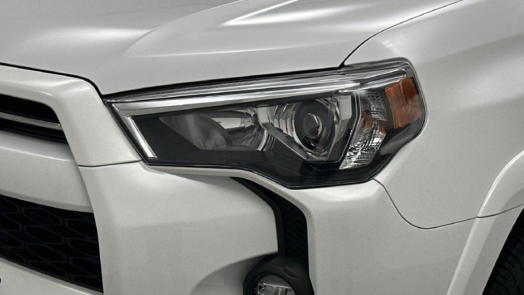 Used 2023 Toyota 4Runner SR5 Premium w/ Moonroof Package AWD/4WD image 24