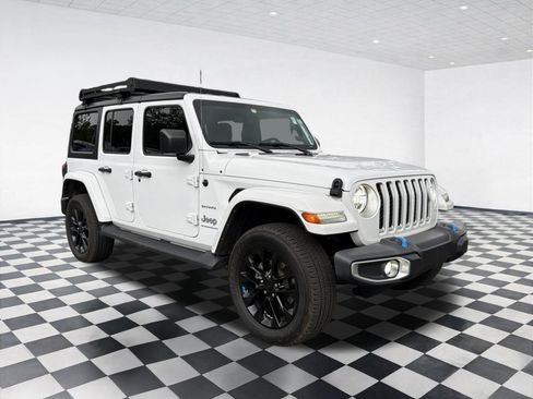 Used 2023 Jeep Wrangler Unlimited Sahara AWD/4WD image 3