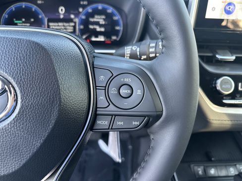 Certified 2026 Toyota Corolla Cross XLE w/ Convenience Package image 20