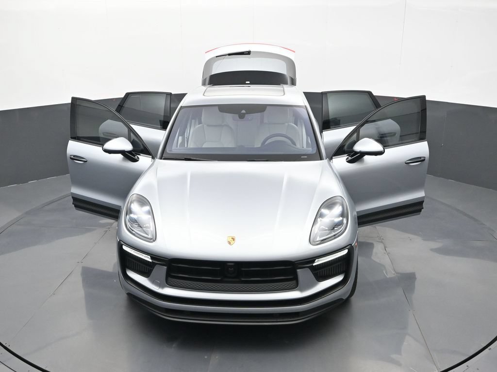 Certified 2023 Porsche Macan S AWD/4WD image 31