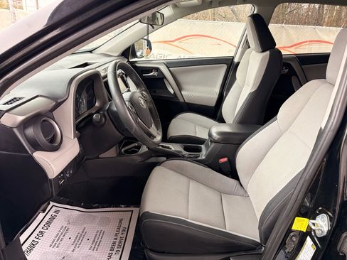 Used 2017 Toyota RAV4 XLE image 15