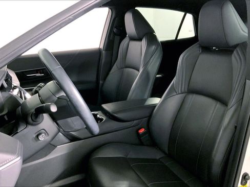 Used 2021 Toyota Venza Limited w/ Advanced Technology Package image 22