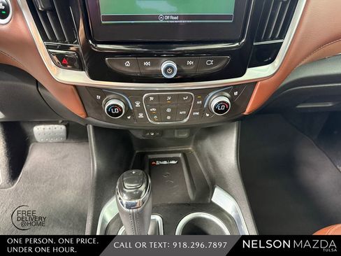 Used 2018 Chevrolet Traverse High Country AWD/4WD image 28