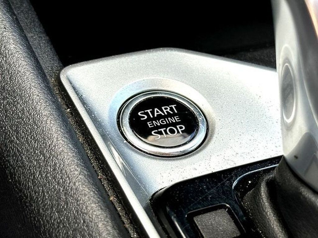 Used 2025 Nissan Altima 2.5 SV FWD image 16