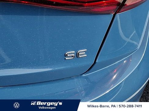 Certified 2025 Volkswagen Jetta SE image 32