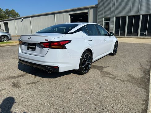 New 2025 Nissan Altima 2.5 SR image 4