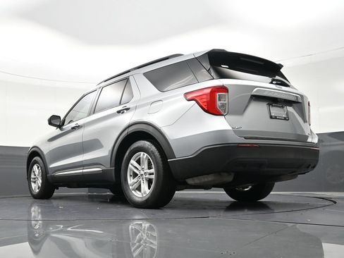 Used 2020 Ford Explorer XLT image 27