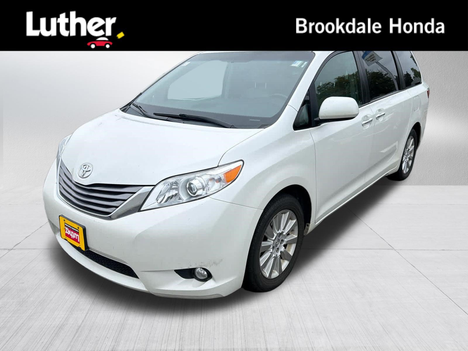Used 2015 Toyota Sienna XLE Premium AWD/4WD image 1
