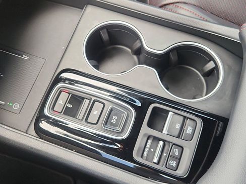 Used 2025 Honda Pilot Black Edition image 16
