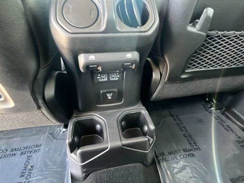 Used 2026 Jeep Gladiator Mojave AWD/4WD image 24