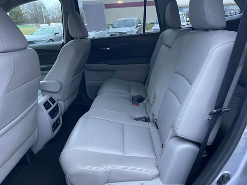 Used 2017 Honda Pilot Touring image 14