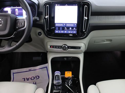 Used 2023 Volvo XC40 B4 Plus w/ Driver Assist Package image 24