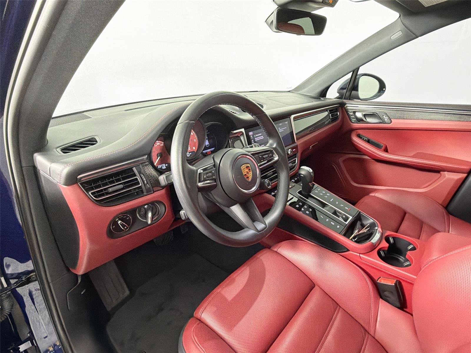 Certified 2023 Porsche Macan GTS AWD/4WD image 4
