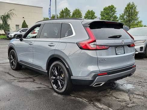 Used 2024 Honda CR-V Sport Touring image 4