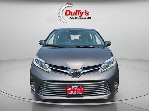 Used 2020 Toyota Sienna XLE Premium AWD/4WD image 19