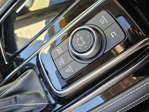 Used 2023 INFINITI QX80 Premium Select w/ All-Season Package image 22