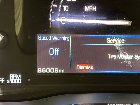 Used 2018 Cadillac XT5 Luxury w/ Driver Awareness Package FWD image 8