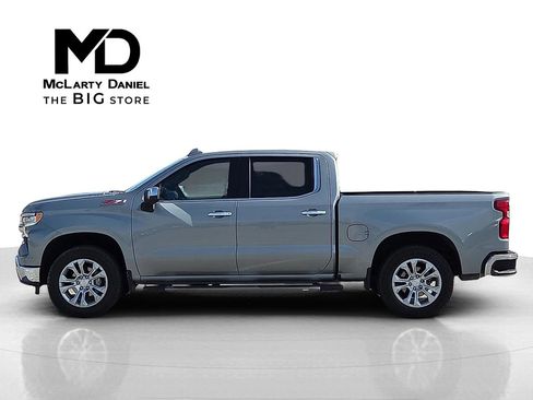 Used 2025 Chevrolet Silverado 1500 LTZ image 3