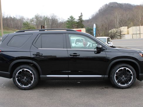 New 2026 Honda Pilot Touring image 7