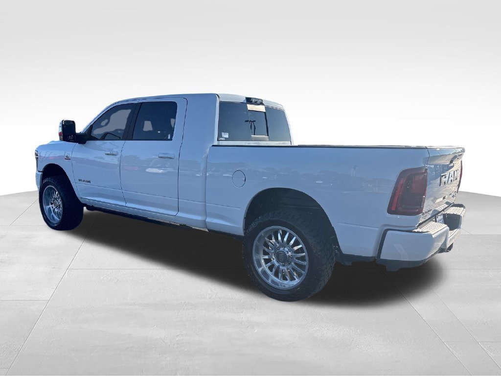 Used 2025 RAM 2500 Laramie AWD/4WD image 3