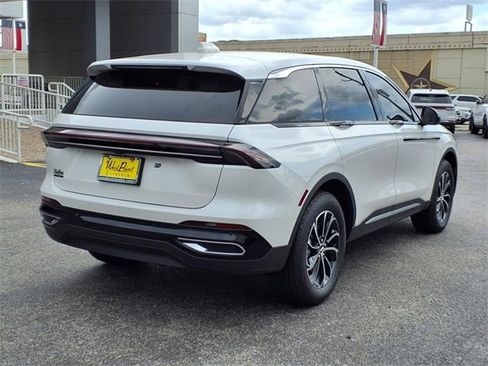 New 2025 Lincoln Nautilus Premier image 2