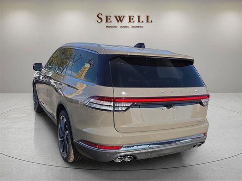 New 2026 Lincoln Aviator Reserve image 3