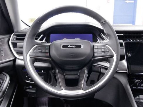 Used 2023 Jeep Grand Cherokee 4WD 4xe w/ Luxury Tech Group II image 15